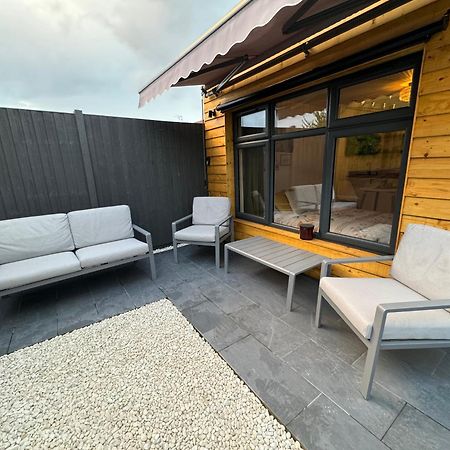 Wild & Free Hot Tub Retreat Leilighet Dartford Eksteriør bilde