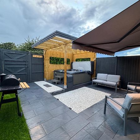 Wild & Free Hot Tub Retreat Leilighet Dartford Eksteriør bilde