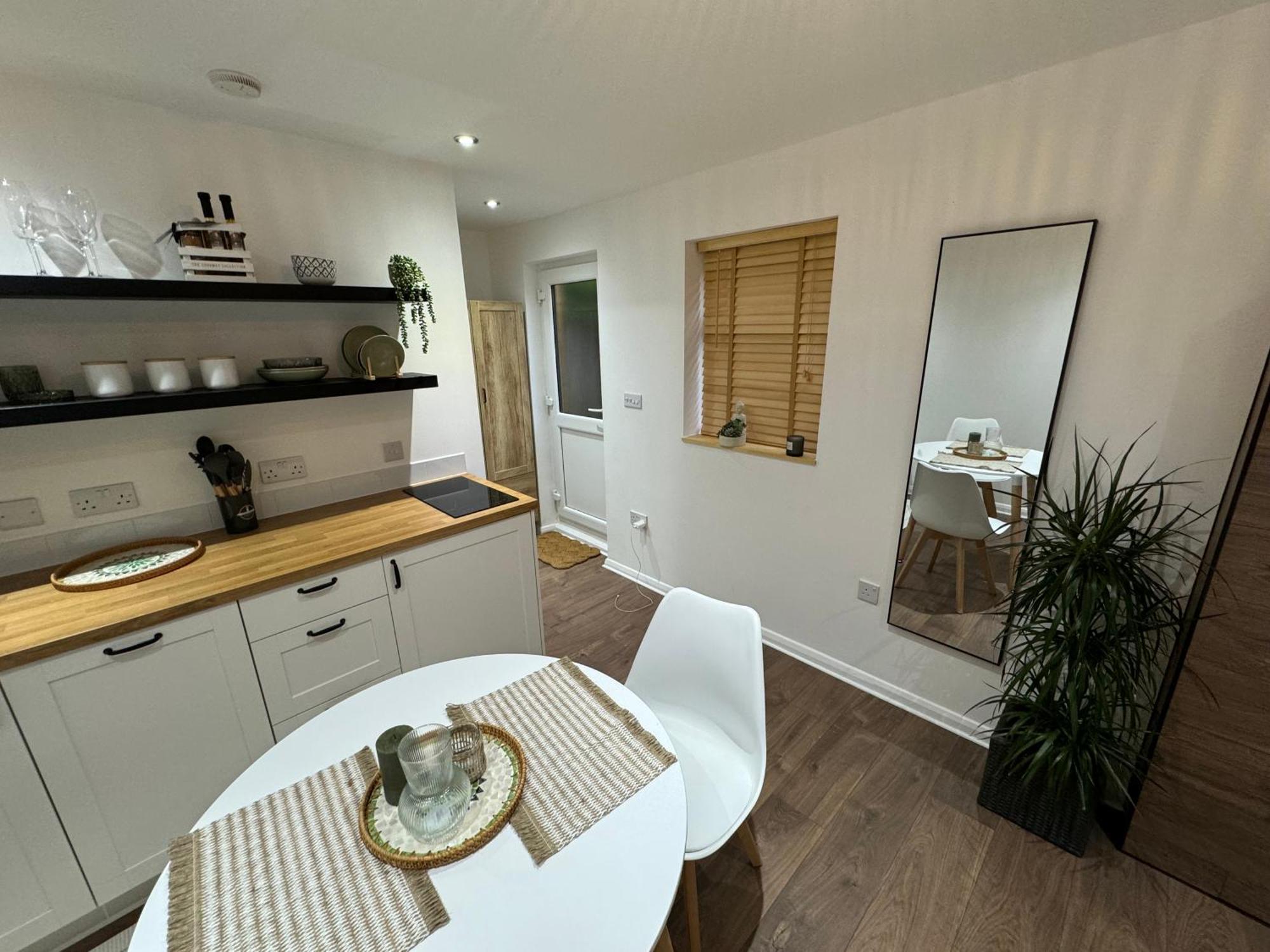 Wild & Free Hot Tub Retreat Leilighet Dartford Eksteriør bilde