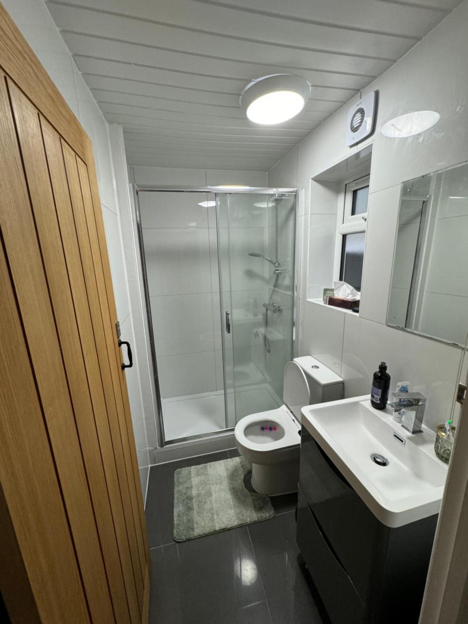 Wild & Free Hot Tub Retreat Leilighet Dartford Eksteriør bilde