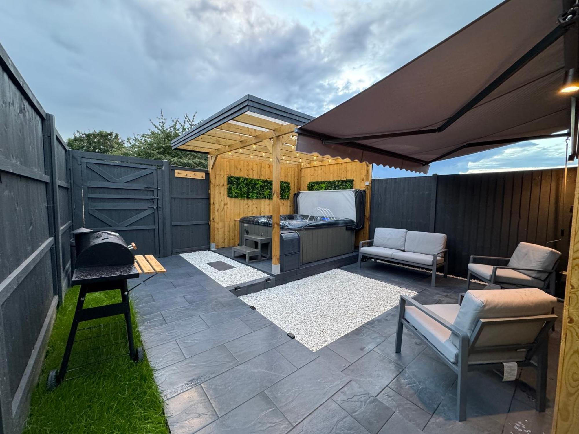 Wild & Free Hot Tub Retreat Leilighet Dartford Eksteriør bilde